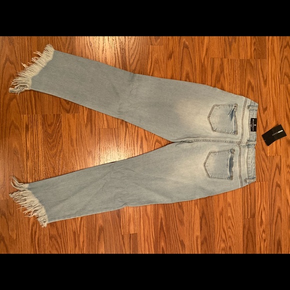 FashionNova Jeans - Picture 2 of 2